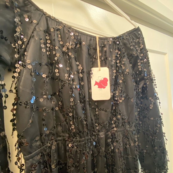 Off shoulder sequin dress - Picture 3 of 3